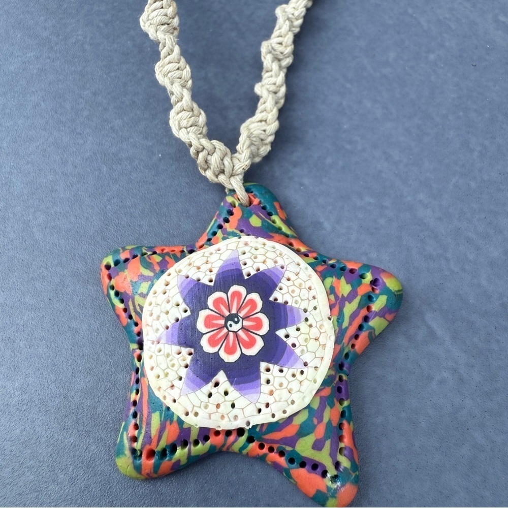Colorful Star Pendant Necklace - Picture 4 of 16